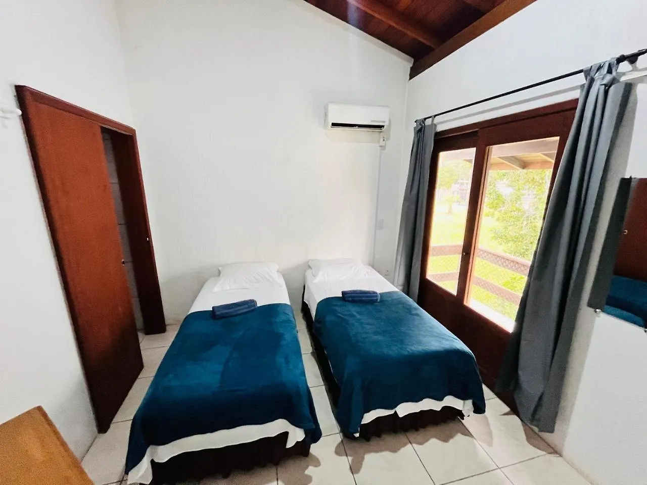 Sunhouse Praia Do Rosa Inn